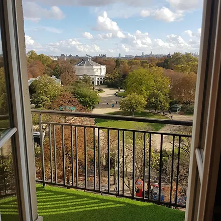 Champs-elysees Amazing View Of Bed & Breakfast 4*