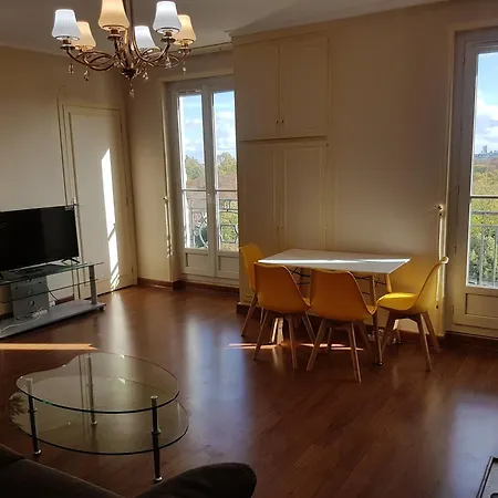 Champs-elysees Amazing View Of Bed & Breakfast 4*