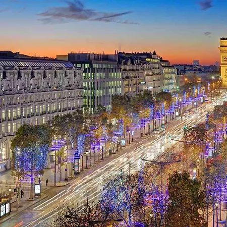 Bed & Breakfast Champs-elysees Amazing View Of Paris