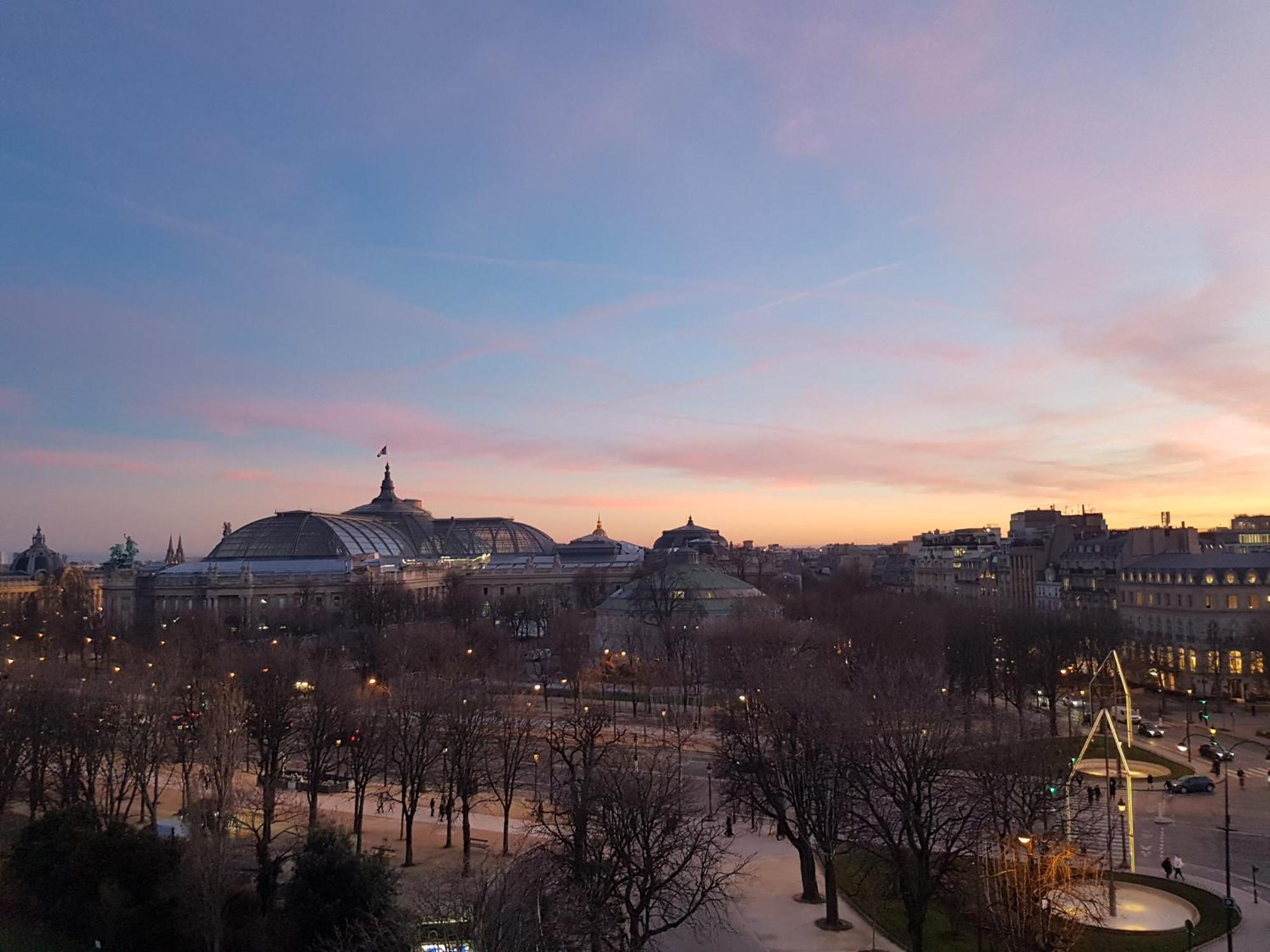 Champs-elysees Amazing View Of Bed & Breakfast